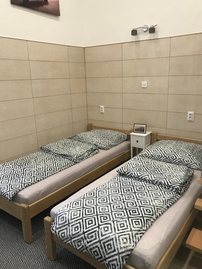 Mora Apartman 2 Kiskunfélegyháza Esterno foto