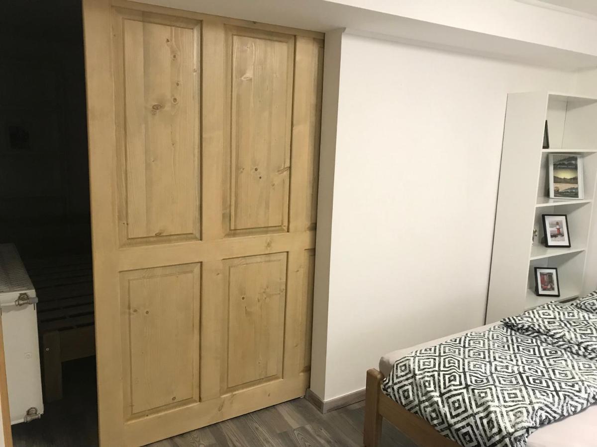 Mora Apartman 2 Kiskunfélegyháza Esterno foto