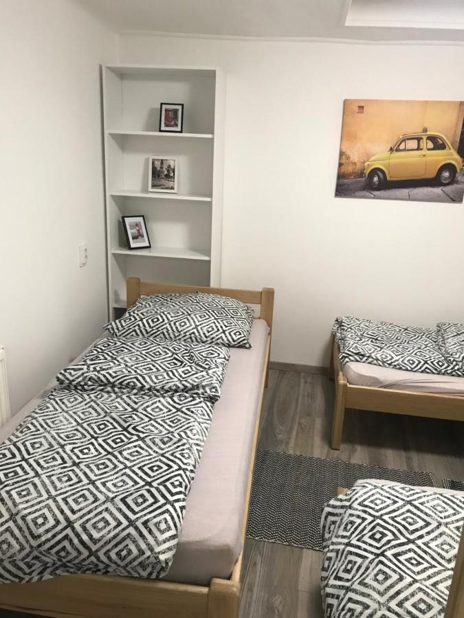 Mora Apartman 2 Kiskunfélegyháza Esterno foto
