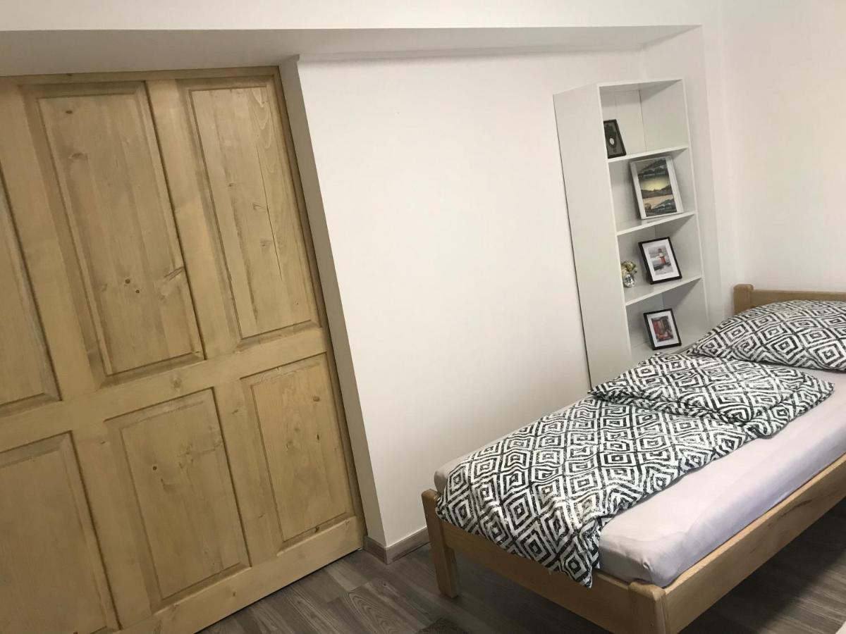 Mora Apartman 2 Kiskunfélegyháza Esterno foto